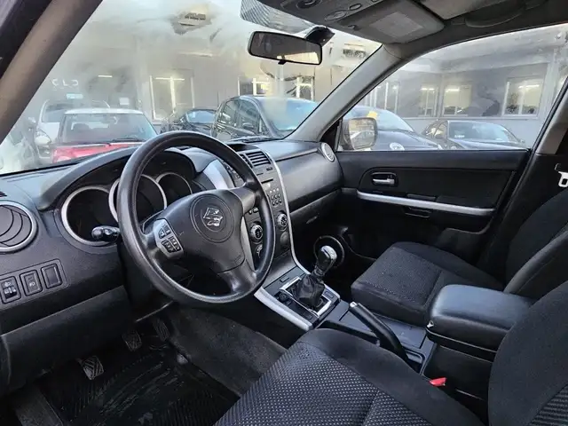Suzuki Grand Vitara view 7