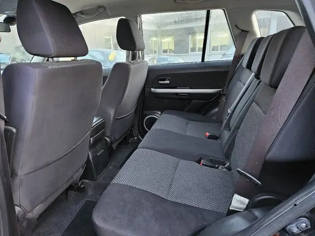 Suzuki Grand Vitara view 9