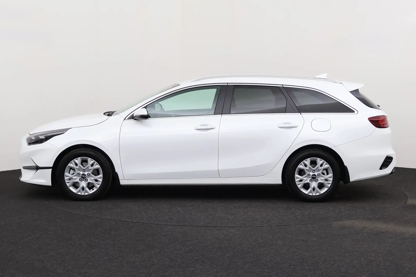 Kia Ceed / cee'd SW 1.5 T-GDI 140 PK + A/T + GPS + CARPLAY + CAMERA - 2