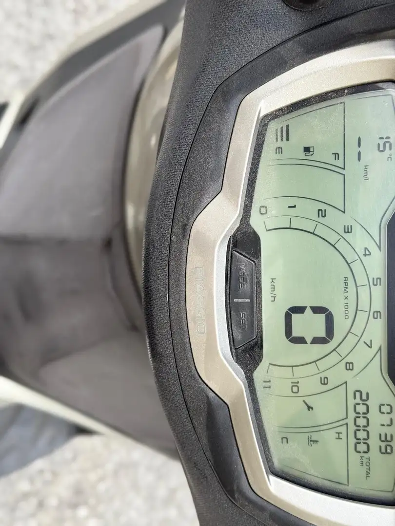 Piaggio Beverly 300 Gri - 1