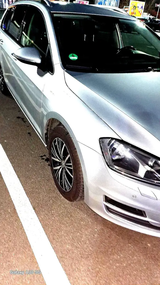 Volkswagen Golf Variant Golf Variant 1.6 TDI 4Motion BlueMotion Technology Silber - 1