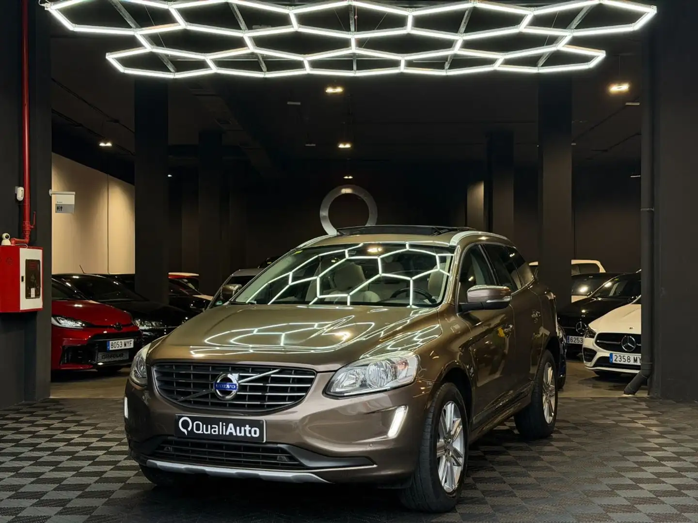 Volvo XC60 D3 Momentum Aut. 150 Marrón - 1