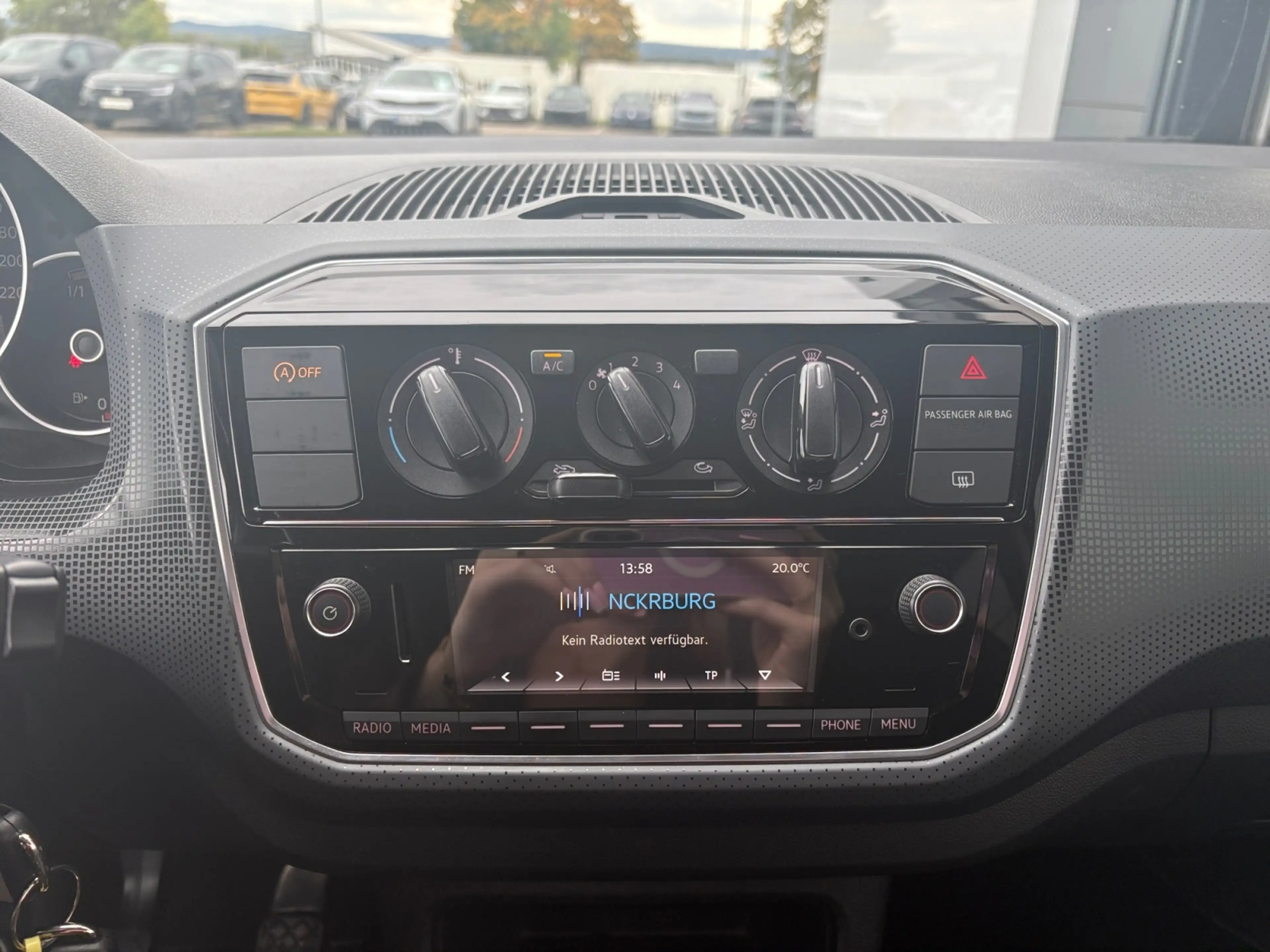 Volkswagen up! 1.0 TSI join up! — photo 14