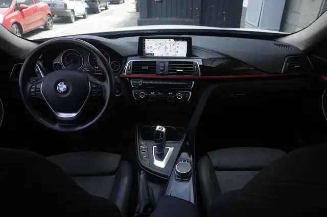 BMW 3 Series view 2