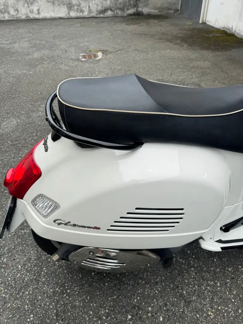 Vespa GTS 300 Super Blanco - 2