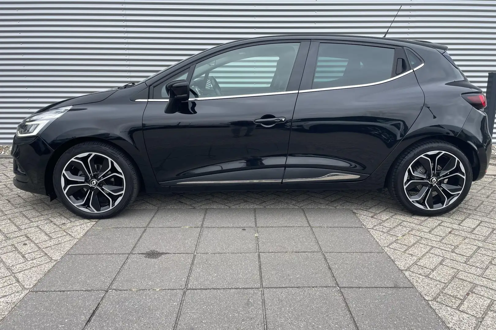 Renault Clio TCe EDC 120 Intens Zwart - 2