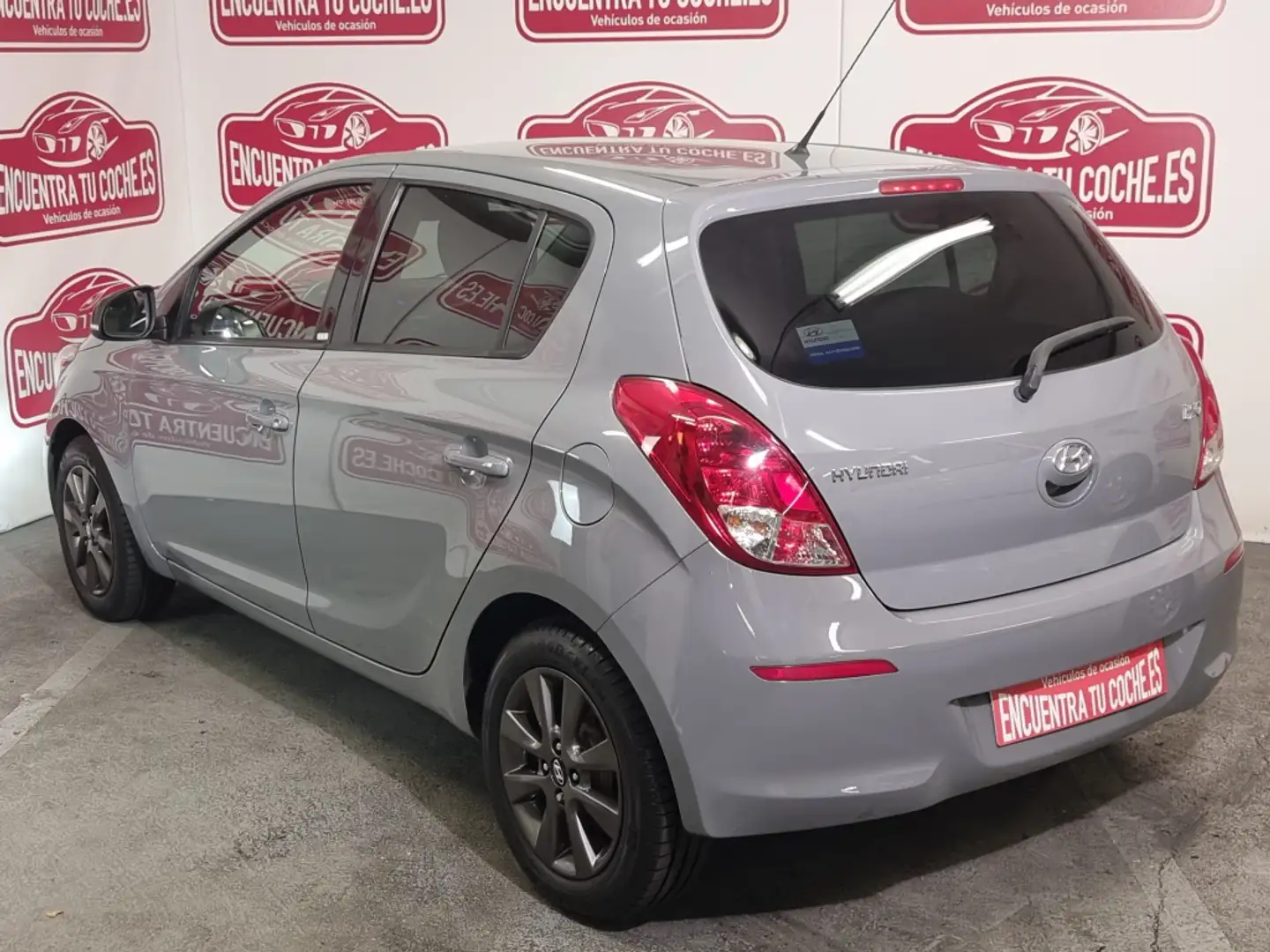 Hyundai i20 1.2i Go Gris - 2
