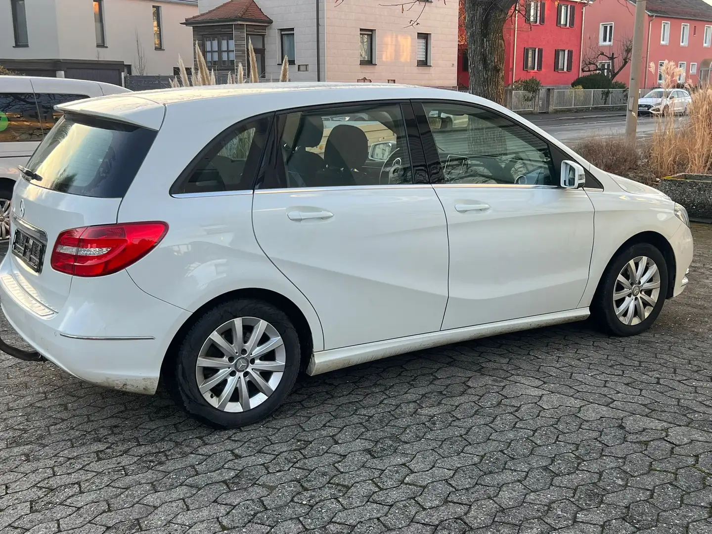 Mercedes-Benz B 220 B 220 4Matic Automatik (246.247) Weiß - 2