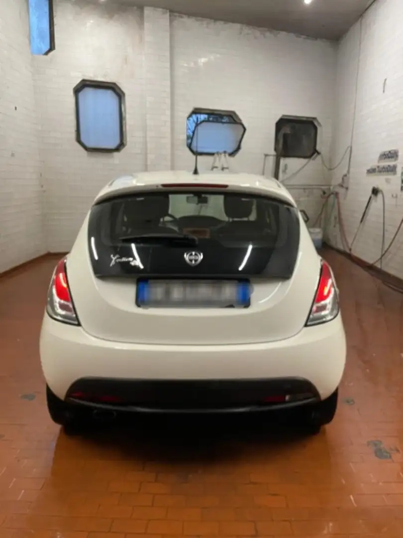 Lancia Ypsilon 1.2 69 CV 5 porte Elefantino Bianco - 2