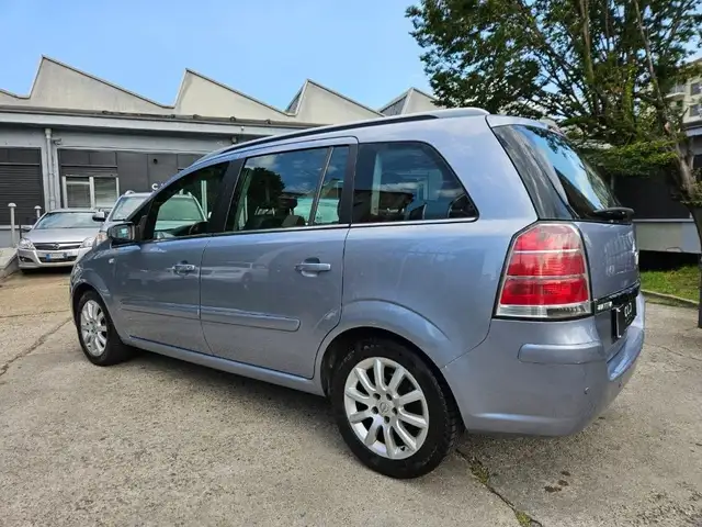 Opel Zafira view 5