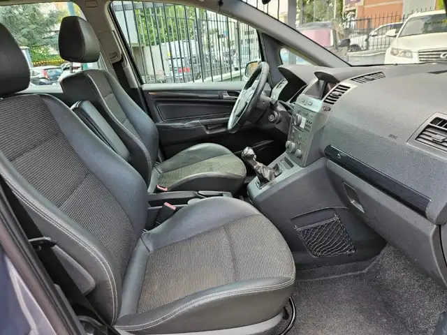 Opel Zafira view 10