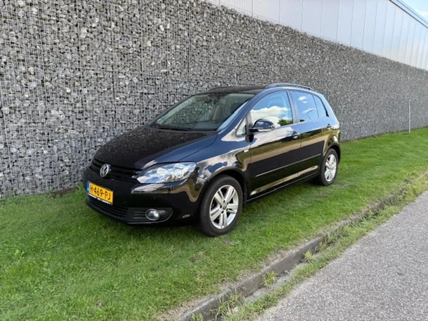 Volkswagen Golf Plus 1.2 TSI Trendline Zwart - 1