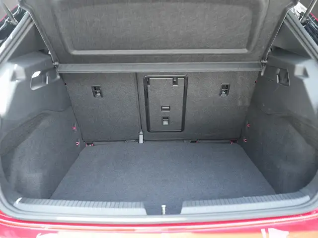 Volkswagen Id.3 view 8