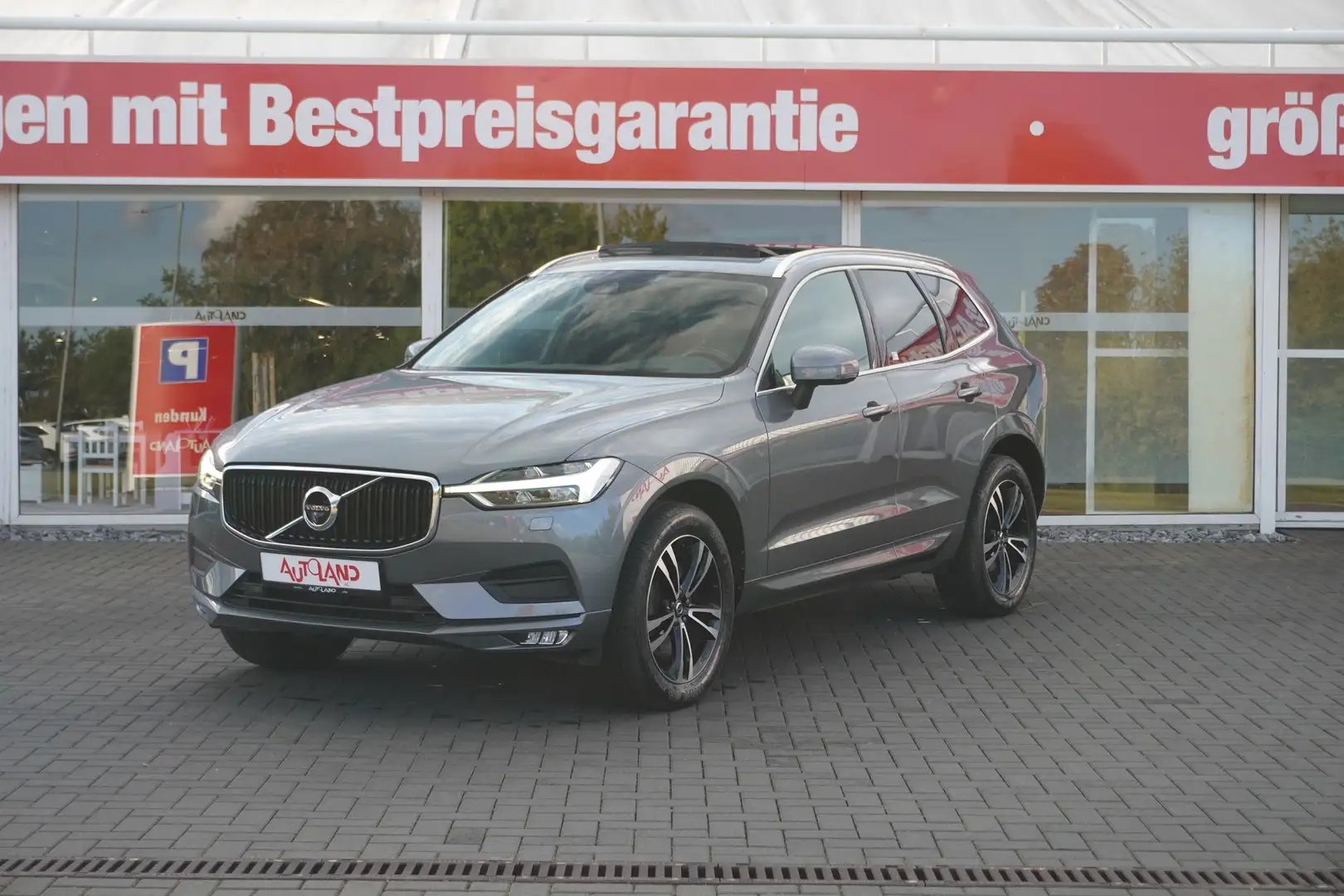 Volvo XC60 2.0 M-Hybrid Momentum Pro AWD LED Navi ACC Gris - 2