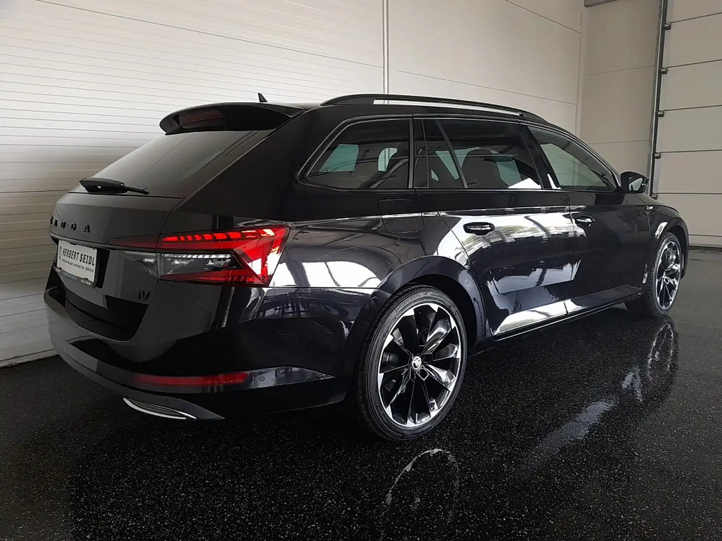 Skoda Superb Kombi SPORTLINE IV 156/218 DSG *SKY / STANDHZG ... Schwarz - 2