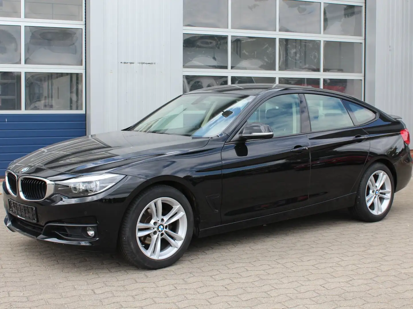 BMW 320 320i GT Gran Turismo Business AUT PDC SHZ NAVI LED Schwarz - 2