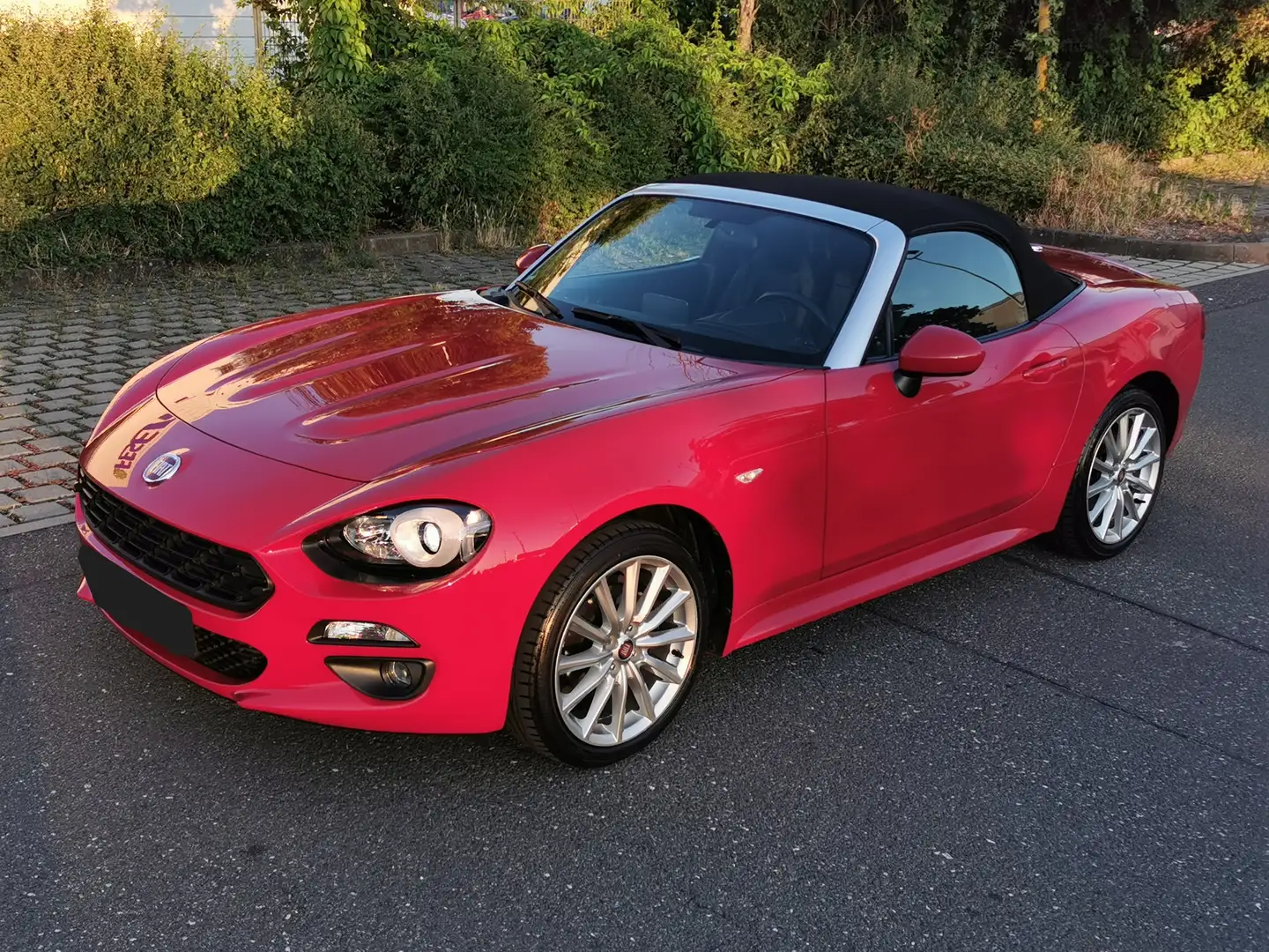Fiat 124 Spider 124 Spider Lusso 1.4 MultiAir Turbo 103kW(140PS) Červená - 2