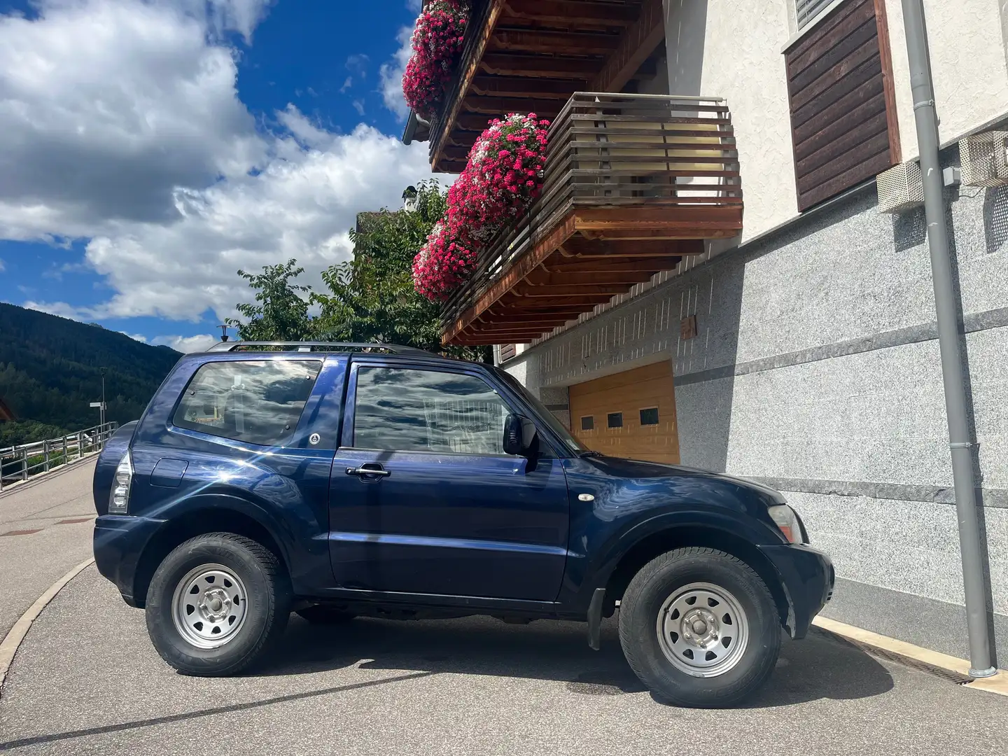 Mitsubishi Pajero Pajero+3p+2.5+tdi+GLX+115cv Blau - 2