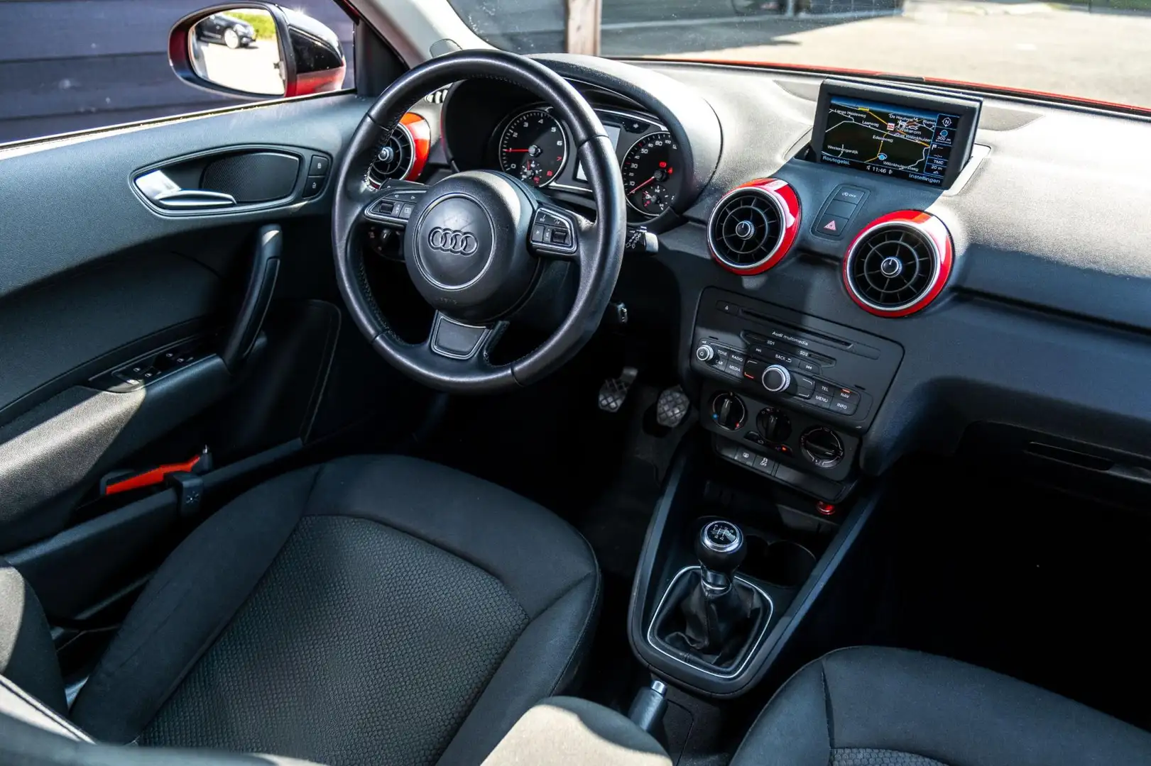 Audi A1 Sportback 1.2 TFSI S-Line (NL-Auto / Airco / Cruis Rosso - 2