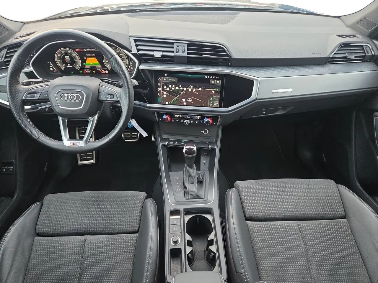 Audi Q3 S line 45 TFSI e S tronic, KAM/19"/VIRTUAL/NA 8