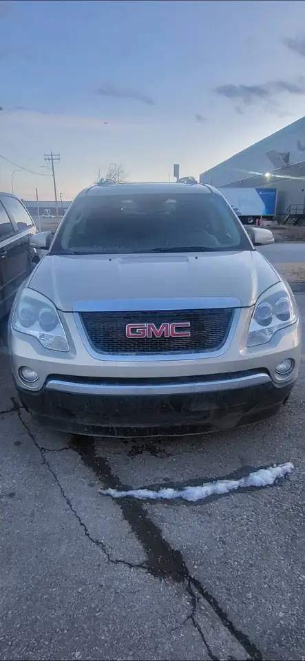 GMC Acadia снимка GMC Acadia