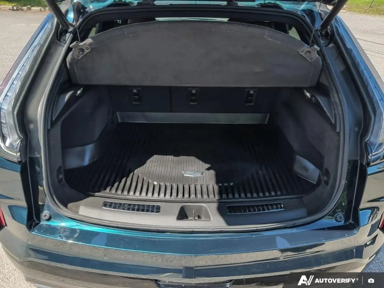 Cadillac XT4 снимка Cadillac XT4