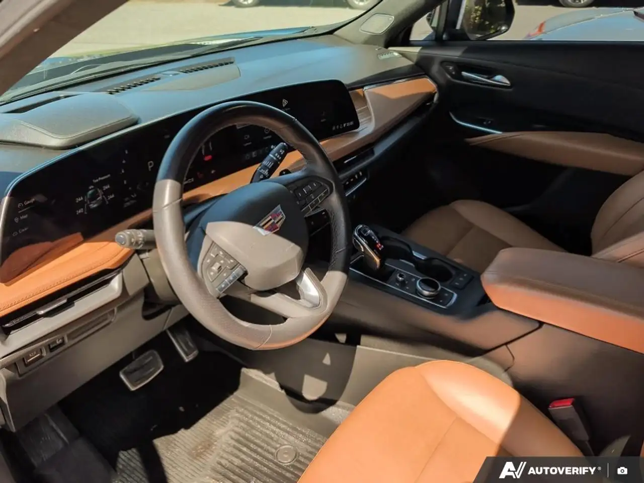Cadillac XT4 снимка Cadillac XT4