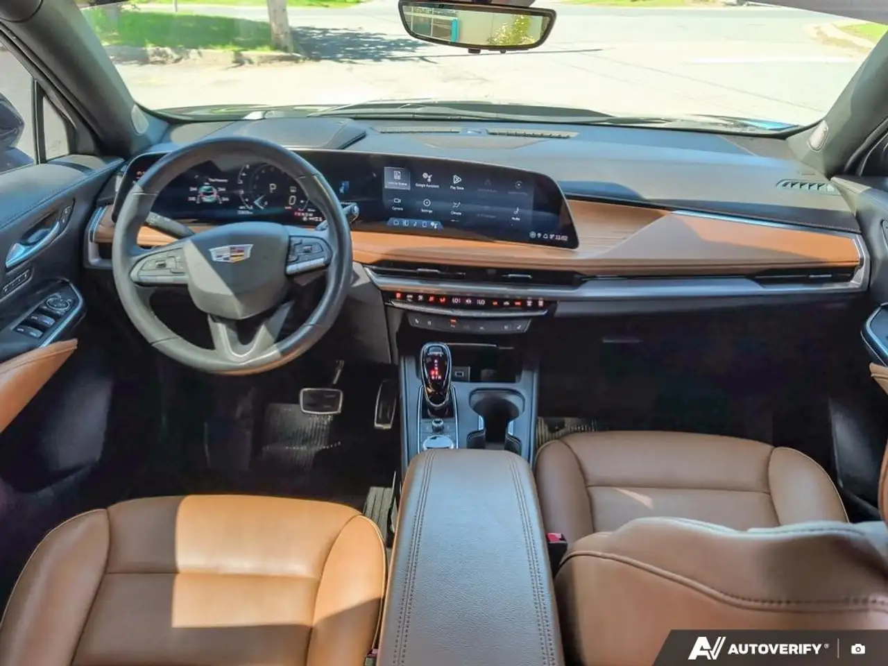 Cadillac XT4 снимка Cadillac XT4