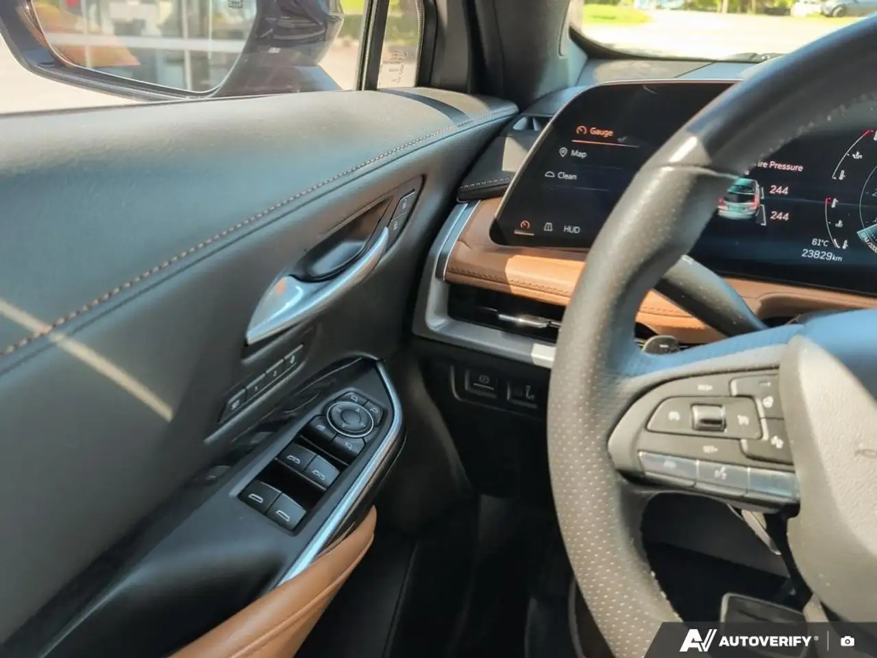 Cadillac XT4 снимка Cadillac XT4
