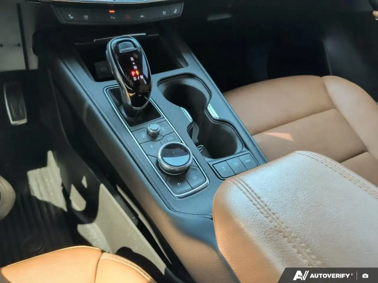 Cadillac XT4 снимка Cadillac XT4