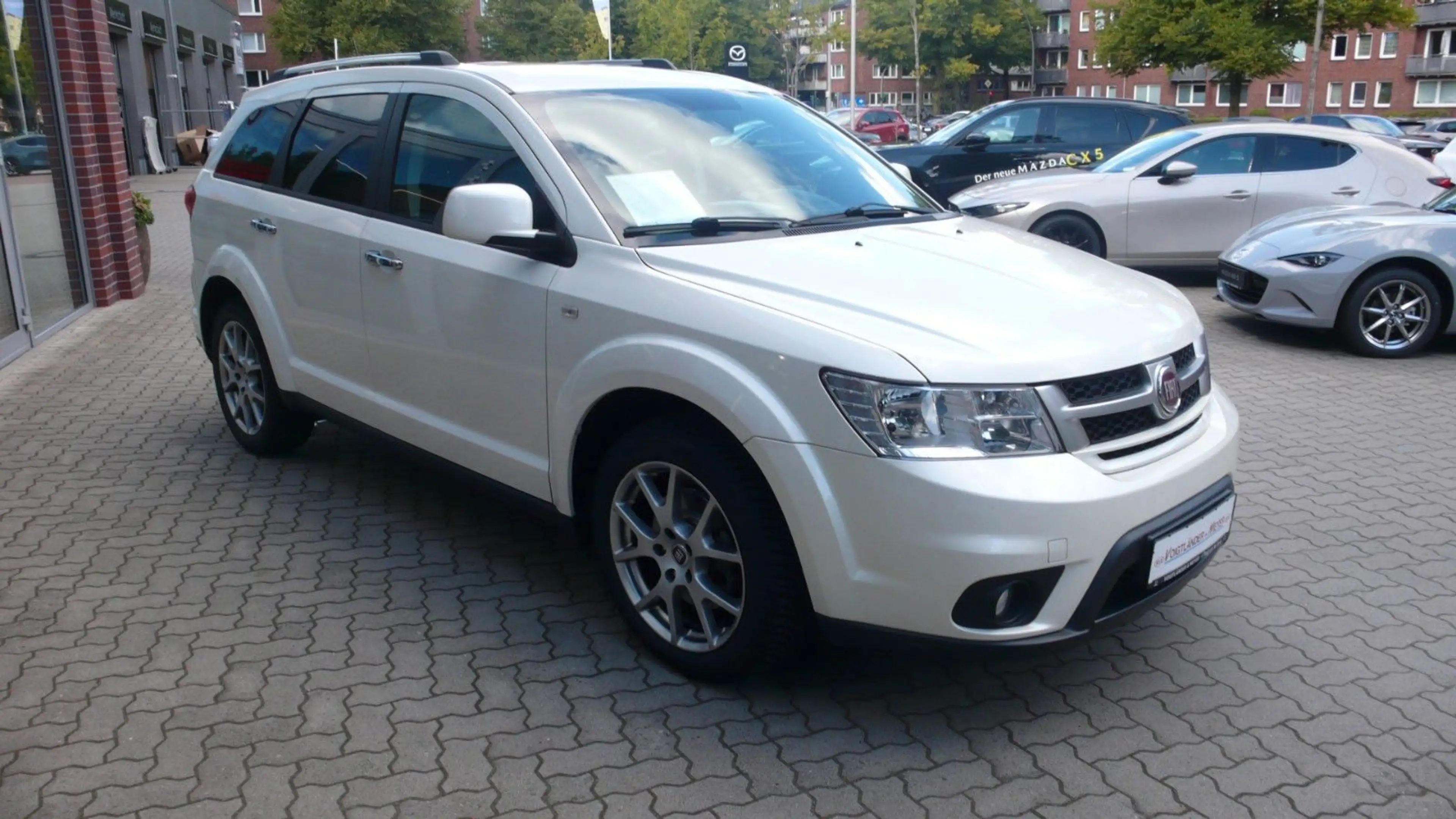 Fiat Freemont Lounge Autom 7 Sitze Leder DVD AHK — photo 3