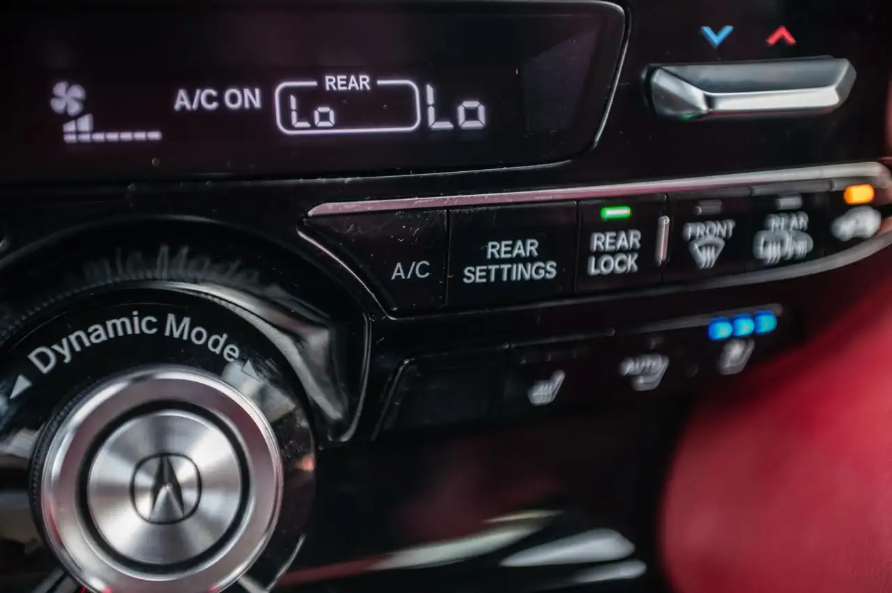Acura MDX снимка Acura MDX
