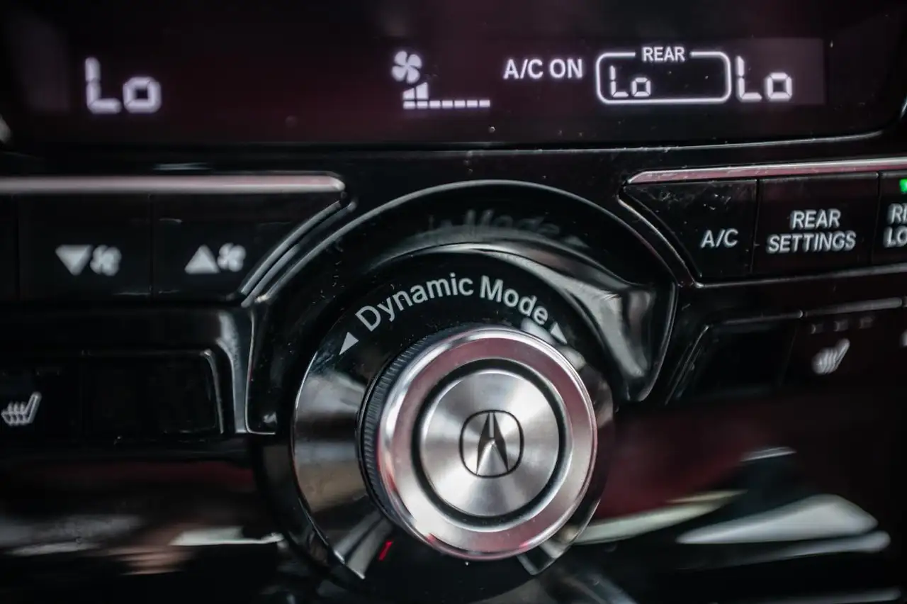 Acura MDX снимка Acura MDX
