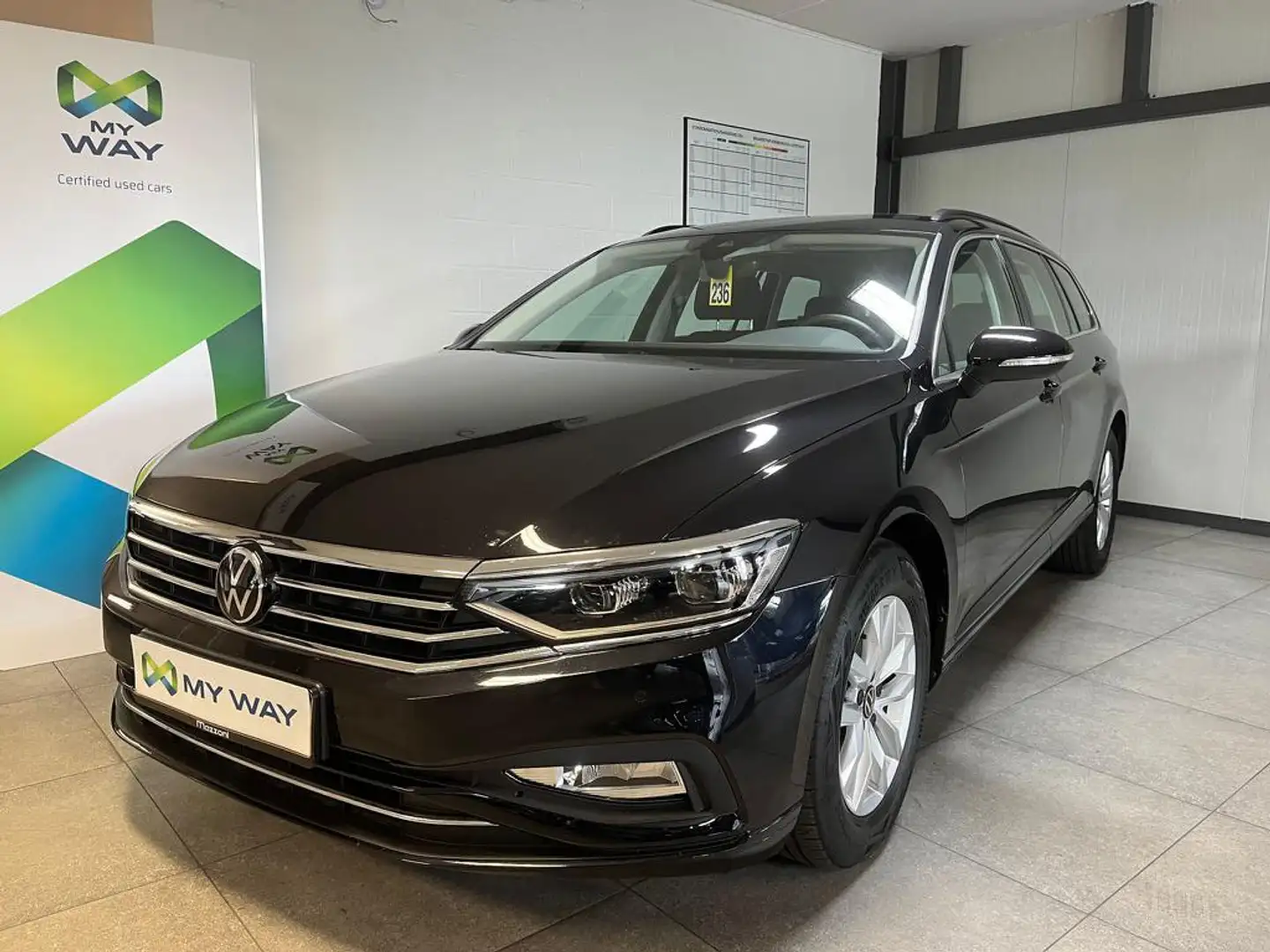 Volkswagen Passat Variant 2.0 TDI SCR 90 kW (122 ch) 7 vitesses DSG Noir - 1