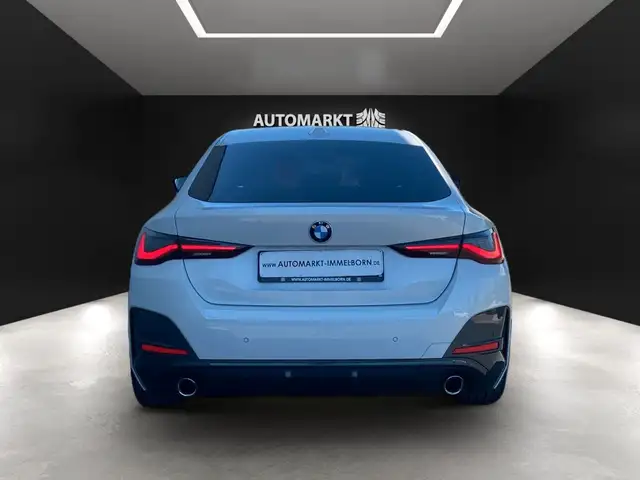 BMW 4 Series view 10
