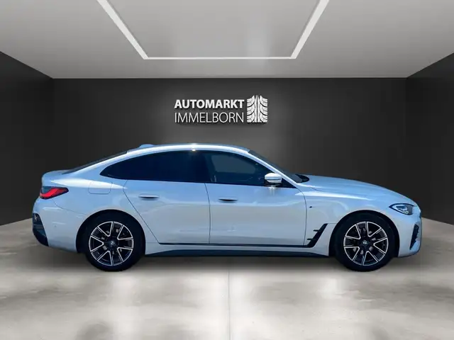 BMW 4 Series view 11