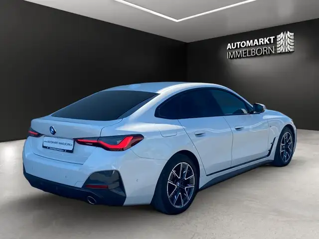 BMW 4 Series view 8