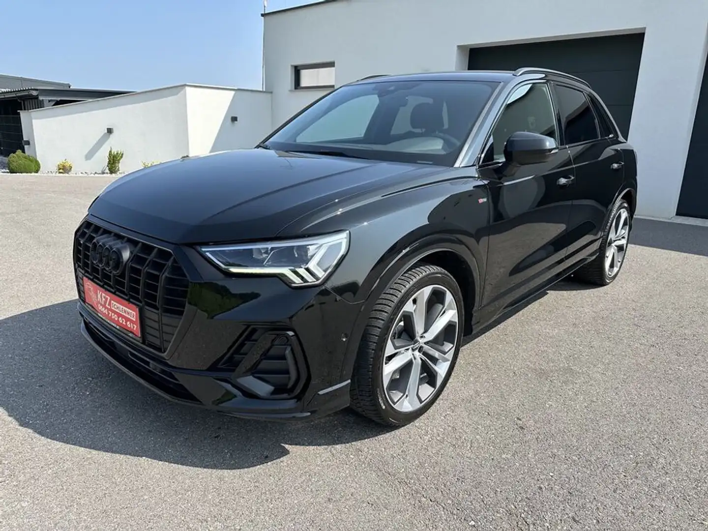 Audi Q3 40 TFSI S line quattro S-tronic Schwarz - 1