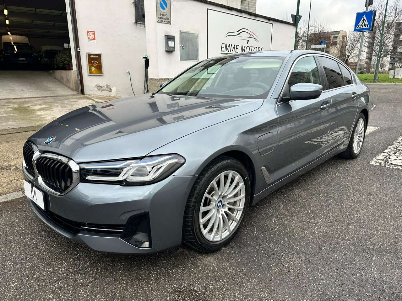 BMW 545 e G30 xdrive PHEV Business - AUT/NAV/CAMERA360/LED