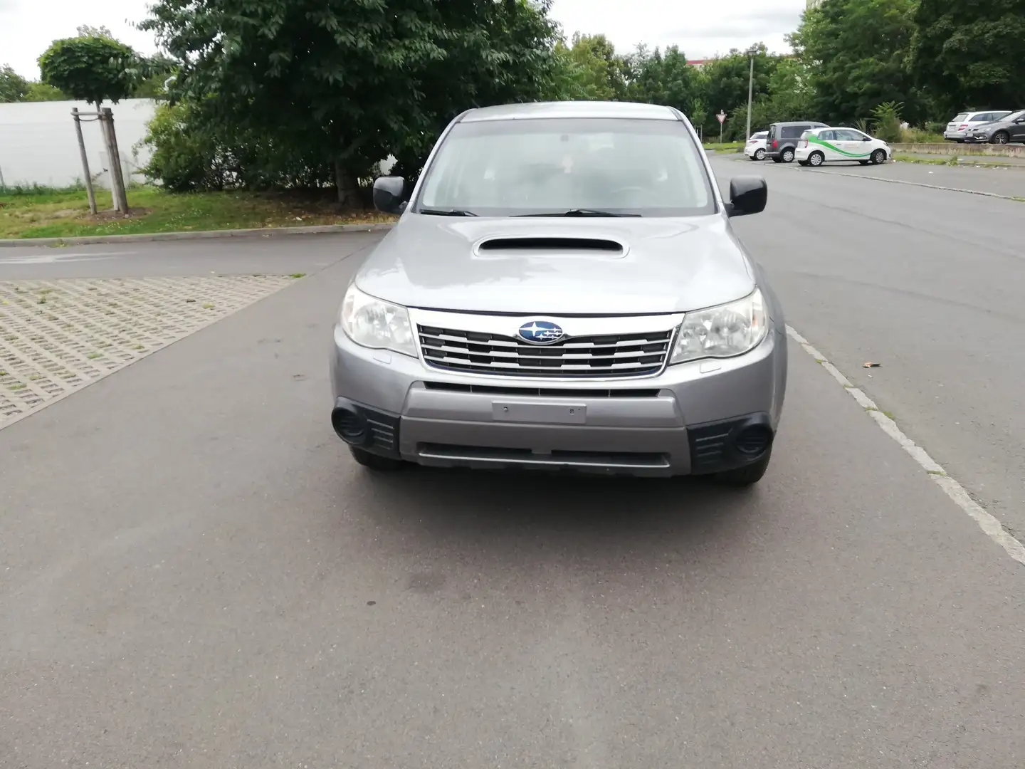 Subaru Forester 2.0D Active Gris - 1
