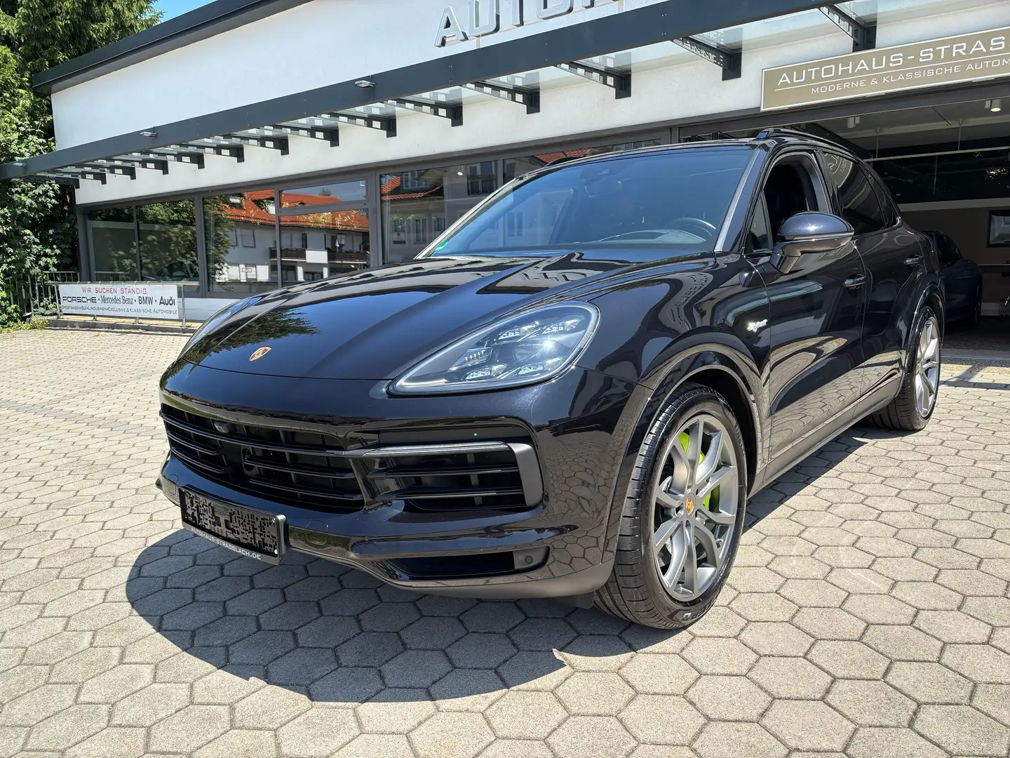 Porsche Cayenne E-Hybrid VOLLAUSSTATTUNG + APPROVED GARANTIE Zwart - 1