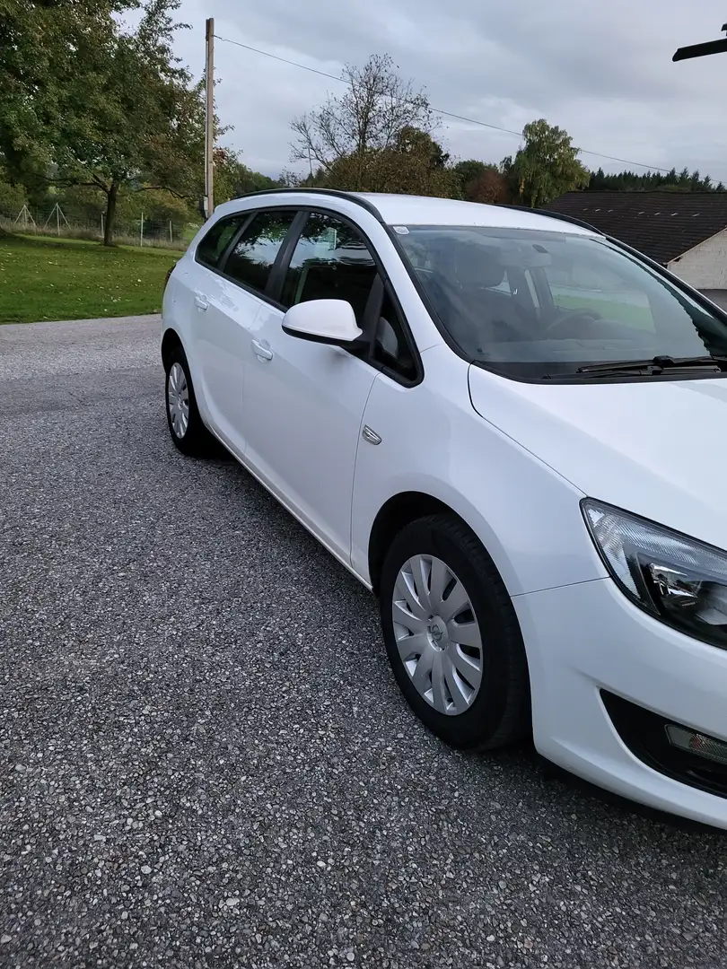Opel Astra Kombi / Sports Tourer Weiß - 2