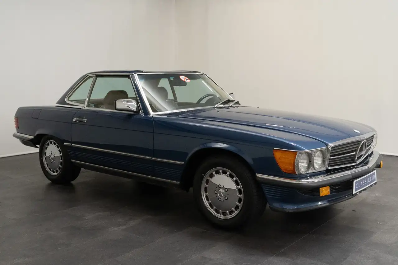 Mercedes-Benz 560 SL, foto 2