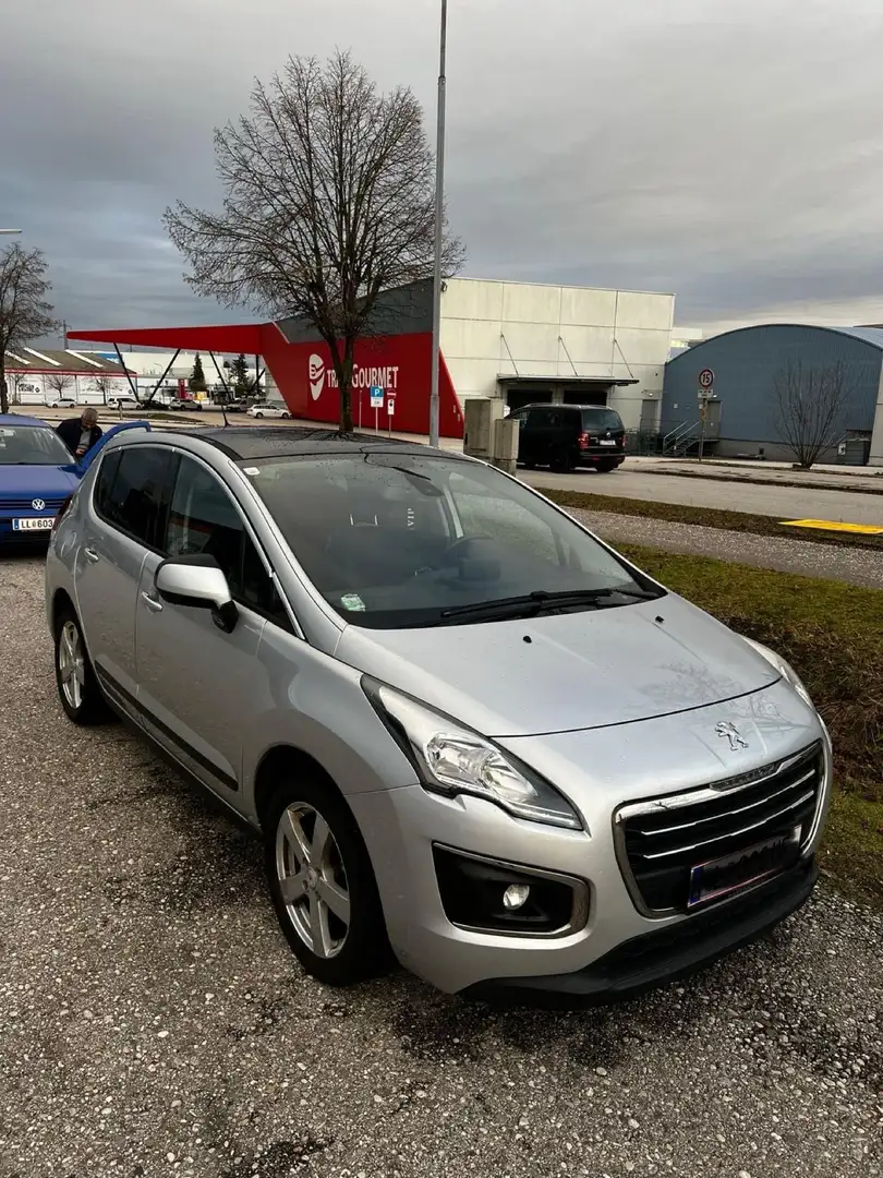 Peugeot 3008 1,6 BlueHDi 120 S&S EAT6 Business Line Silber - 1