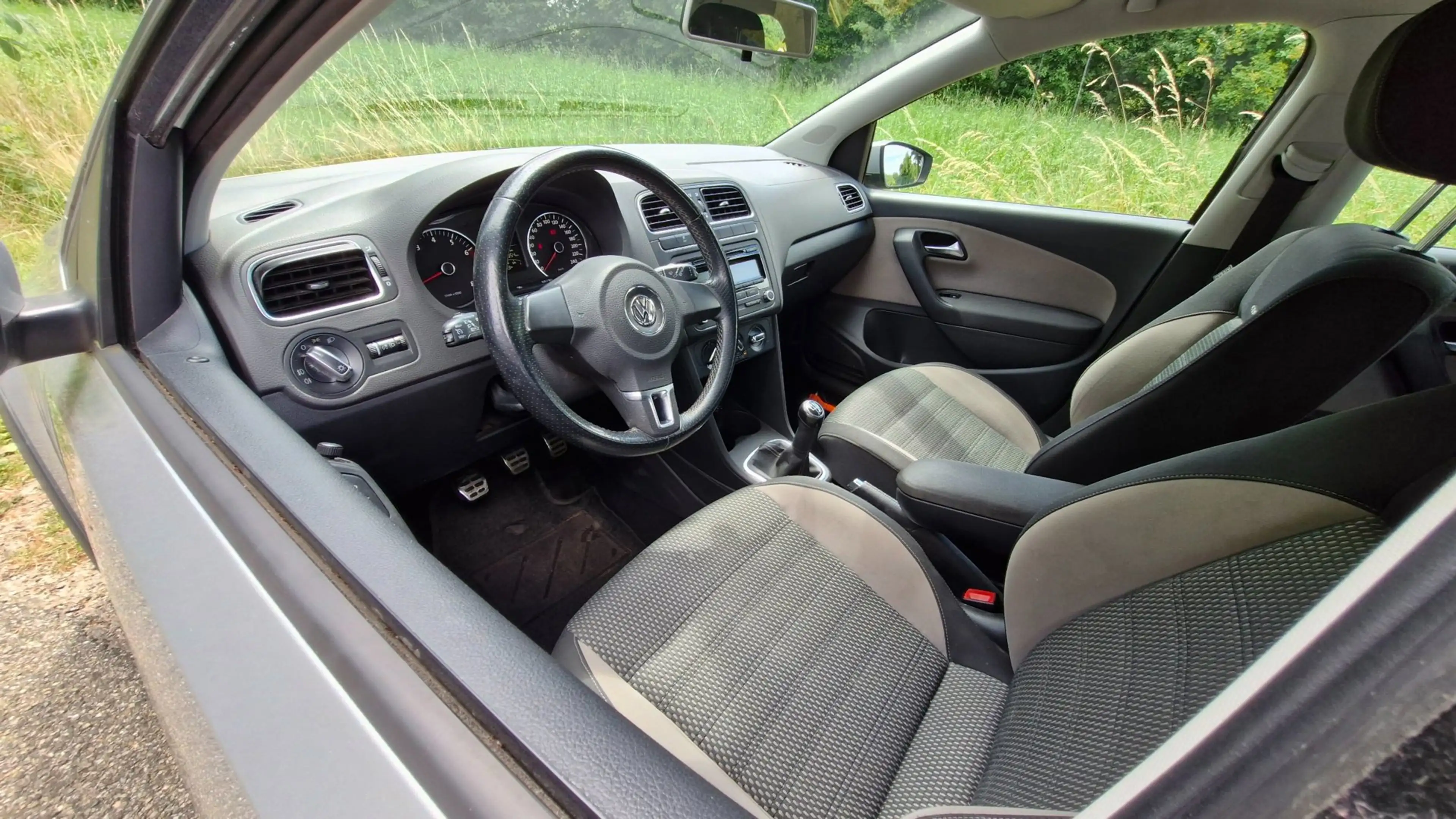 Volkswagen Polo Cross 1.2 TSI 105PK | Rijklaar | LMV | Cruise | Airco | — photo 10