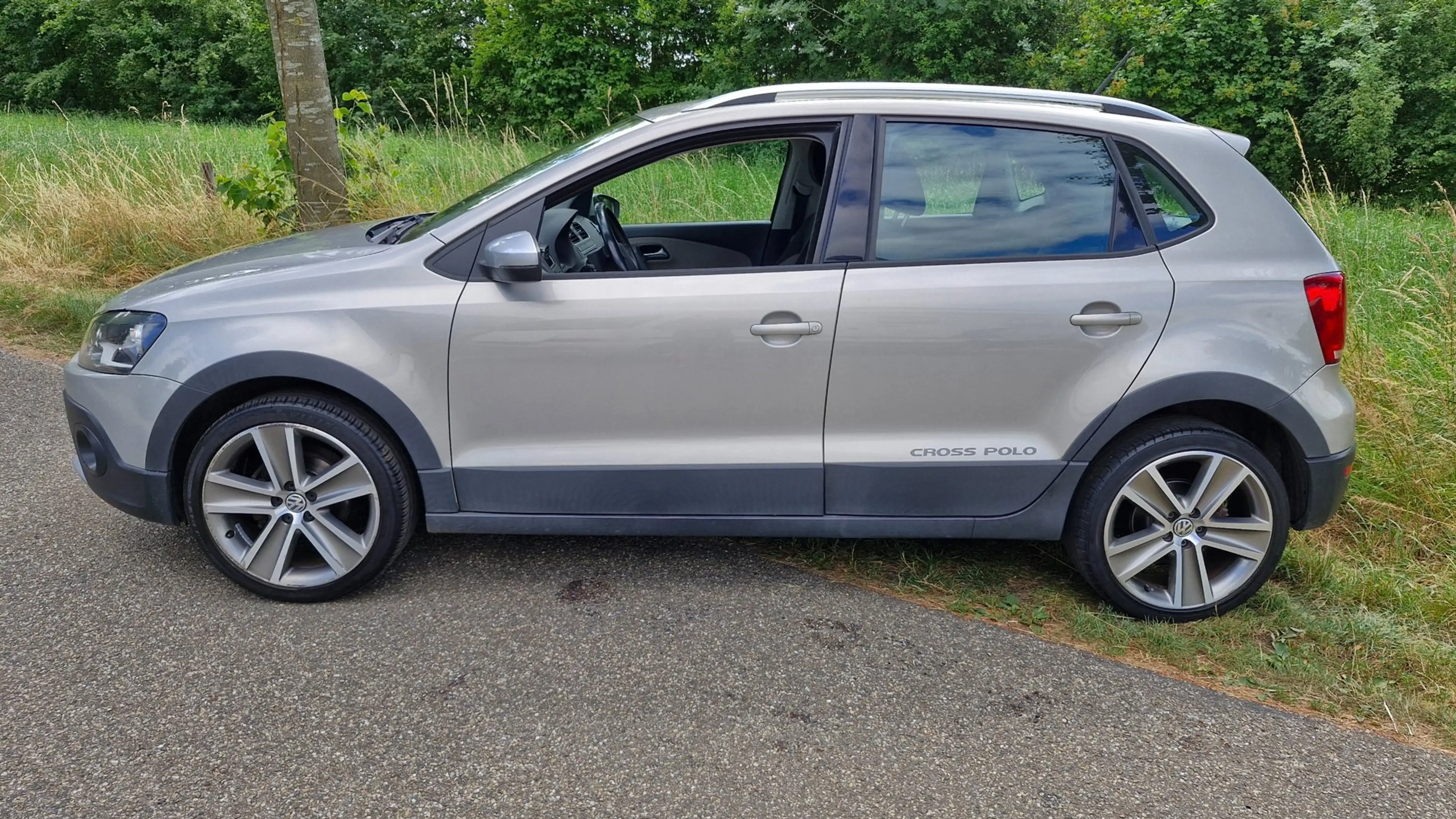 Volkswagen Polo Cross 1.2 TSI 105PK | Rijklaar | LMV | Cruise | Airco | — photo 2
