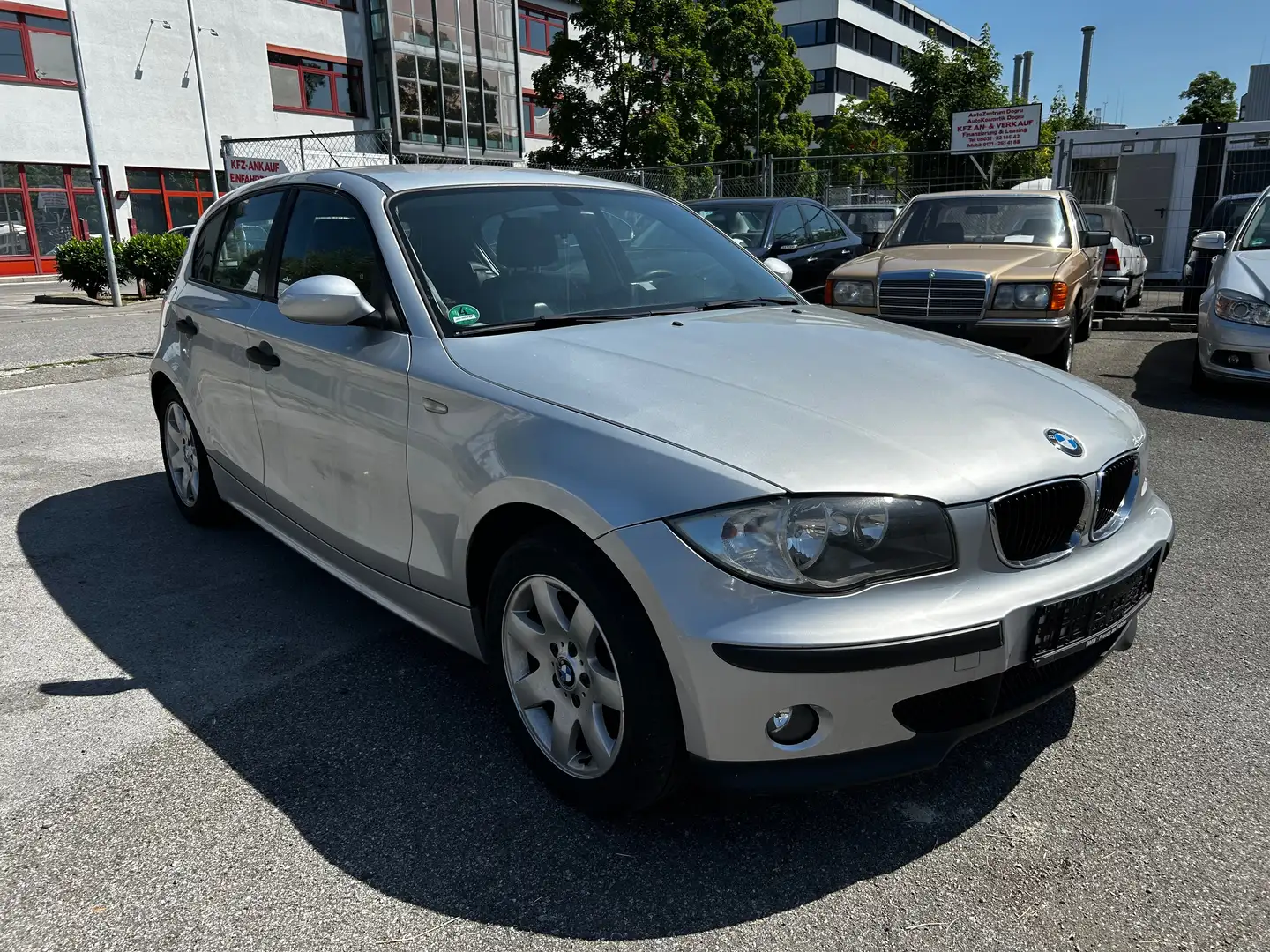 BMW 118 118d Grau - 1