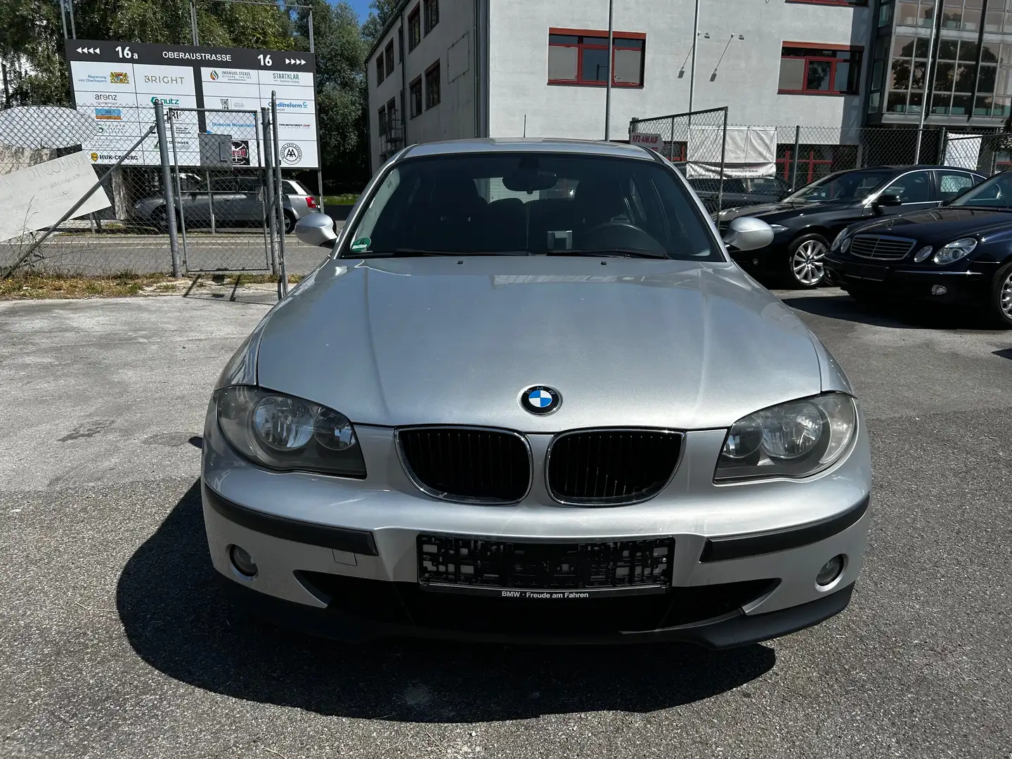 BMW 118 118d Grau - 2