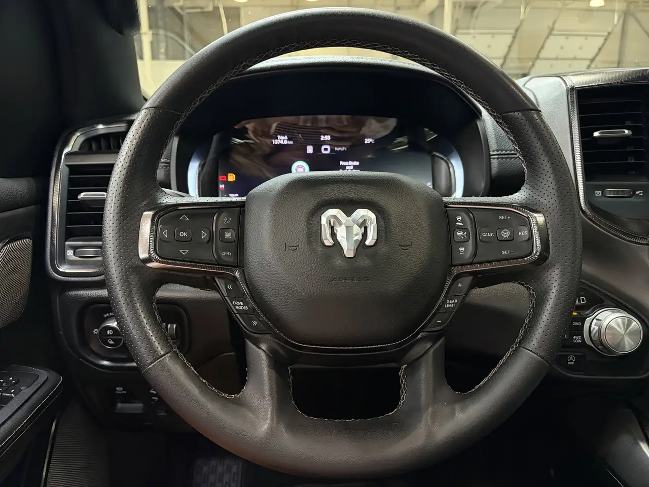 RAM 1500 снимка RAM 1500