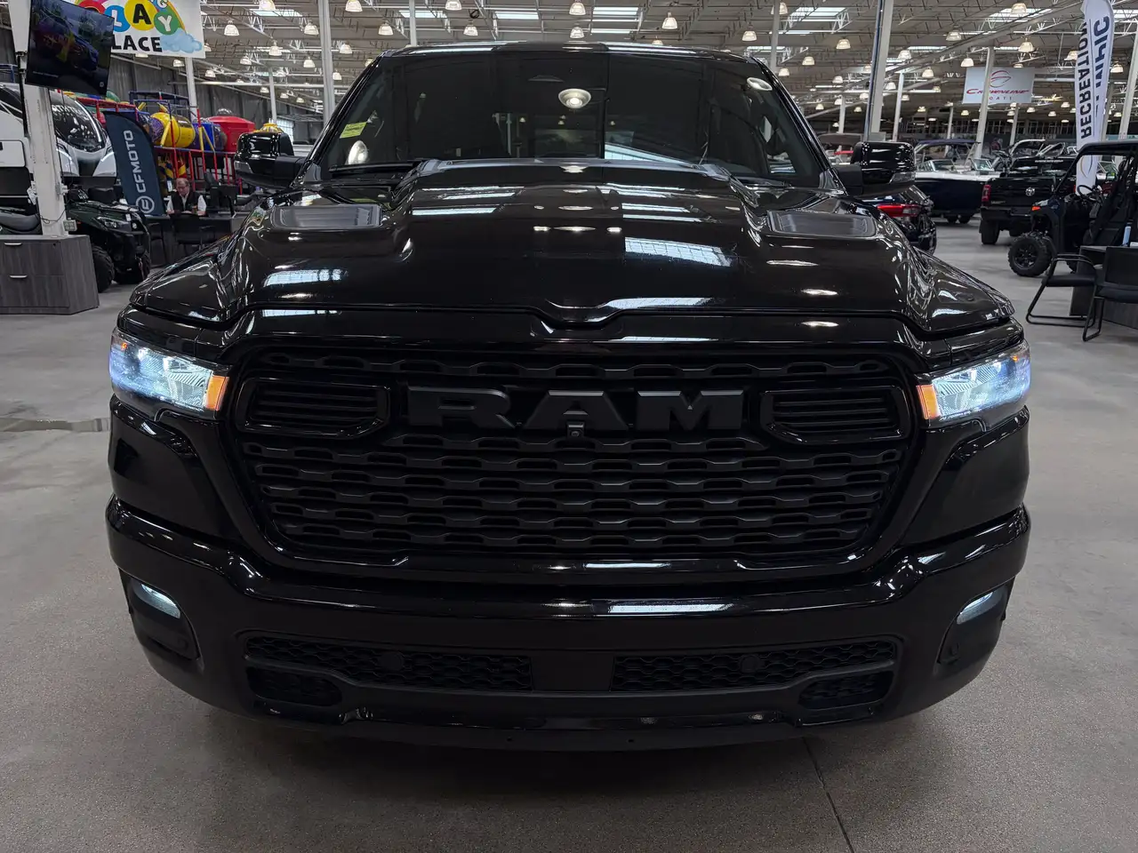 RAM 1500 снимка RAM 1500